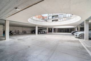 Dit moderne gelijkvloerse instapklare appartement (bouwjaar 2020 - APP. 0.01 / BUS 0001) is gelegen in hartje Lokeren.Hierbij de grote troeven:🌳...