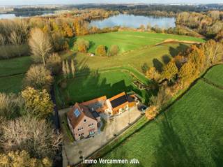 Maison familiale rurale unique, idéalement située dans un cul-de-sac à Walem (Malines). Cette belle maison, parfaitement prête à l'emploi, a été...