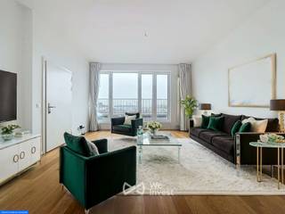 <p><strong><span>Informatie &amp; bezoeken: 02 315 51 71</span></strong></p>
<p><span>We Invest presenteert dit prachtige duplexappartement van hoogstaande kwaliteit, gelegen aan de </span><strong><span>Parlementsstraat 3 in Brussel</span></strong><span>, in het hart van de prestigieuze Europese wijk.</span></p>
<p><span>Dit nieuwe appartement bevindt zich op de </span><strong><span>5e en 6e verdieping</span></strong><span> van een modern gebouw met lift en biedt ruime leefruimtes en hoogwaardige afwerkingen. Het beschikt over een lichtrijke </span><strong><span>leefruimte van 45 m²</span></strong><span> met directe toegang tot een terras van meer dan </span><strong><span>30 m²</span></strong><span>, evenals een volledig uitgeruste open keuken met bergruimte.</span></p>
<p><span>Op de benedenverdieping bevinden zich </span><strong><span>3 slaapkamers van 20 m², 15 m² en 12 m²</span></strong><span>, een badkamer met jacuzzi, een douchekamer, twee aparte toiletten, een vestiaire en een wasruimte. Twee bijkomende terrassen vervolledigen het geheel en bieden een prachtig uitzicht over Brussel.</span></p>
<p><span>Voor uw comfort en veiligheid beschikt het appartement onder meer over veiligheidsdeuren, een codeslot, videofoons en parlofoons.</span></p>
<p><strong><span>Twee verplichte parkeerplaatsen zijn beschikbaar aan €20.000 per plaats.</span></strong></p>
<p><span>De uitzonderlijke ligging in het hart van de Europese wijk biedt een vlotte toegang tot het Europees Parlement, de Europese Commissie, de Europese Raad en talrijke instellingen, ambassades en internationale organisaties. Ook het openbaar vervoer is uitstekend bereikbaar, met onder meer het station Brussel-Luxemburg, metro, tram en bus in de nabije omgeving.</span></p>
<p><span>Daarnaast geniet u van de nabijheid van het </span><strong><span>Leopoldpark en het Jubelpark</span></strong><span>, evenals van talrijke winkels, restaurants, bars, scholen en kinderdagverblijven.</span></p>
<p><span>Een uitzonderlijk appartement dat ruimte, comfort, terrassen en een topligging in het hart van de Europese wijk combineert.</span></p>
<p><strong><span>Te bezoeken zonder uitstel!</span></strong></p>