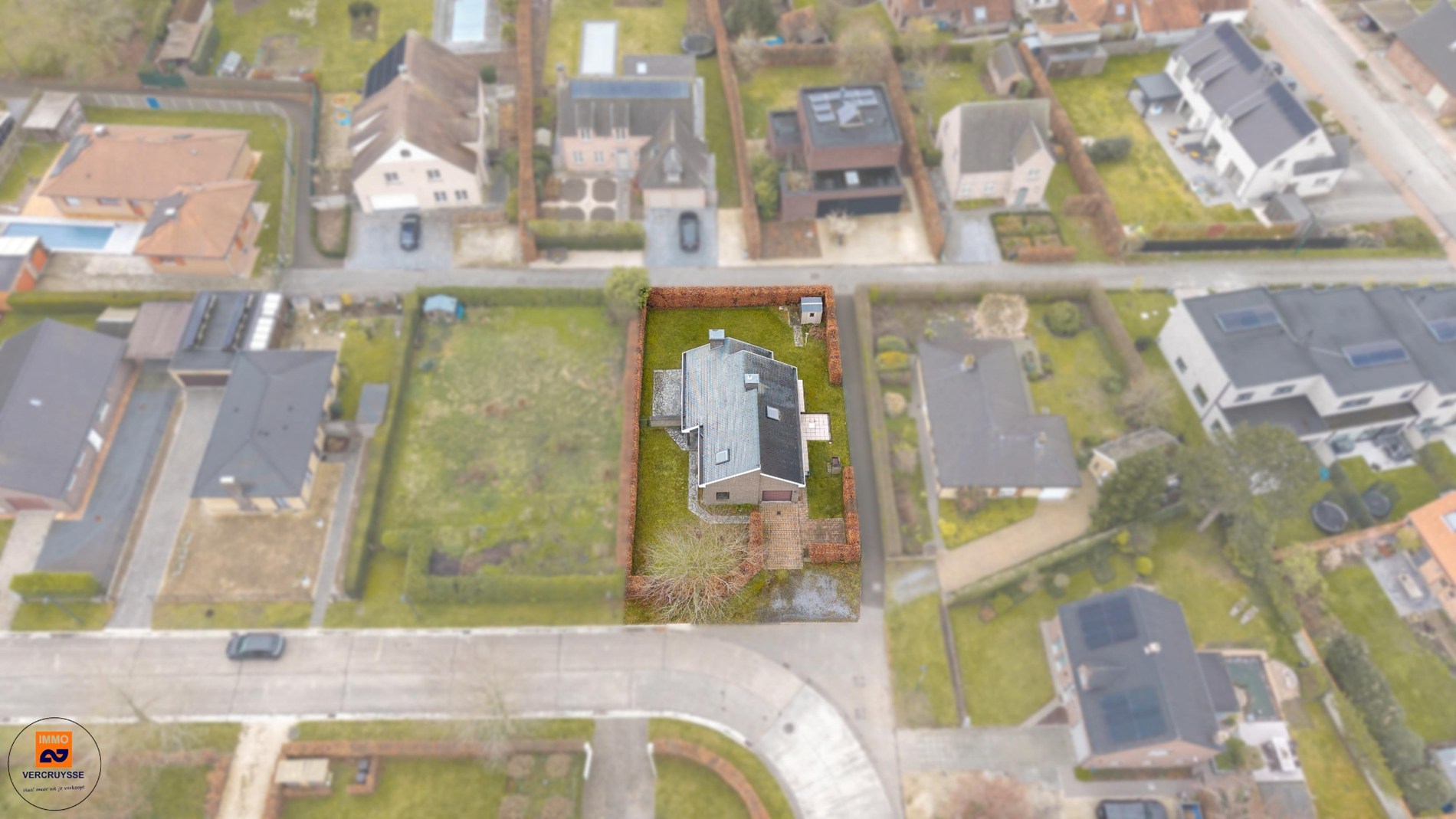 Charmante te renoveren woning in residentiële woonomgeving - foto 2