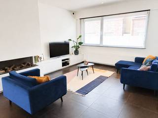 Instapklare woning met 3 slaapkamers, 2 badkamers en zonnige tuin (EPC B)<br /><br />Charmante en volledig gerenoveerde woning op toplocatie in het centrum van Kapellen, op wandelafstand van winkels, scholen, park, bos en openbaar vervoer.<br /><br />Deze instapklare woning combineert ruimte, comfort en energiezuinig wonen (EPC B). De lichtrijke leefruimte met gezellige gashaard sluit naadloos aan op de moderne open keuken met kookeiland. Via het grote schuifraam bereik je het terras en de zonnige, privatieve tuin met groot tuinhuis.<br /><br />Op het gelijkvloers bevinden zich verder een douchekamer en praktische wasruimte.<br /><br />Op de verdieping vind je 3 volwaardige slaapkamers en een tweede badkamer. Dankzij airconditioning in leefruimte en slaapkamers geniet je het hele jaar door van optimaal comfort.<br /><br />Extra troeven: volledig gerenoveerd in 2014 (van riolering tot dak) - EPC B - airco aanwezig - 2 badkamers - asbestvrij - regenwaterput 3000L - elektriciteit conform - kelder, bergzolder en ruime berging - elektrische rolluiken en vliegenramen.<br /><br />Een warme, verzorgde woning waar je meteen kan intrekken. Contacteer ons voor een bezoek.