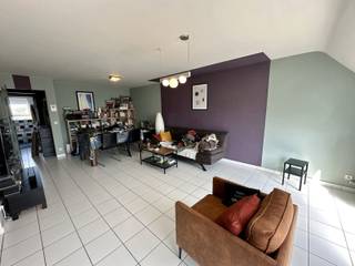 Zeer gunstig gelegen appartement op wandelafstand van winkels/warenhuizen, scholen, openbaar vervoer, verbindingswegen en mooie wandelroutes...