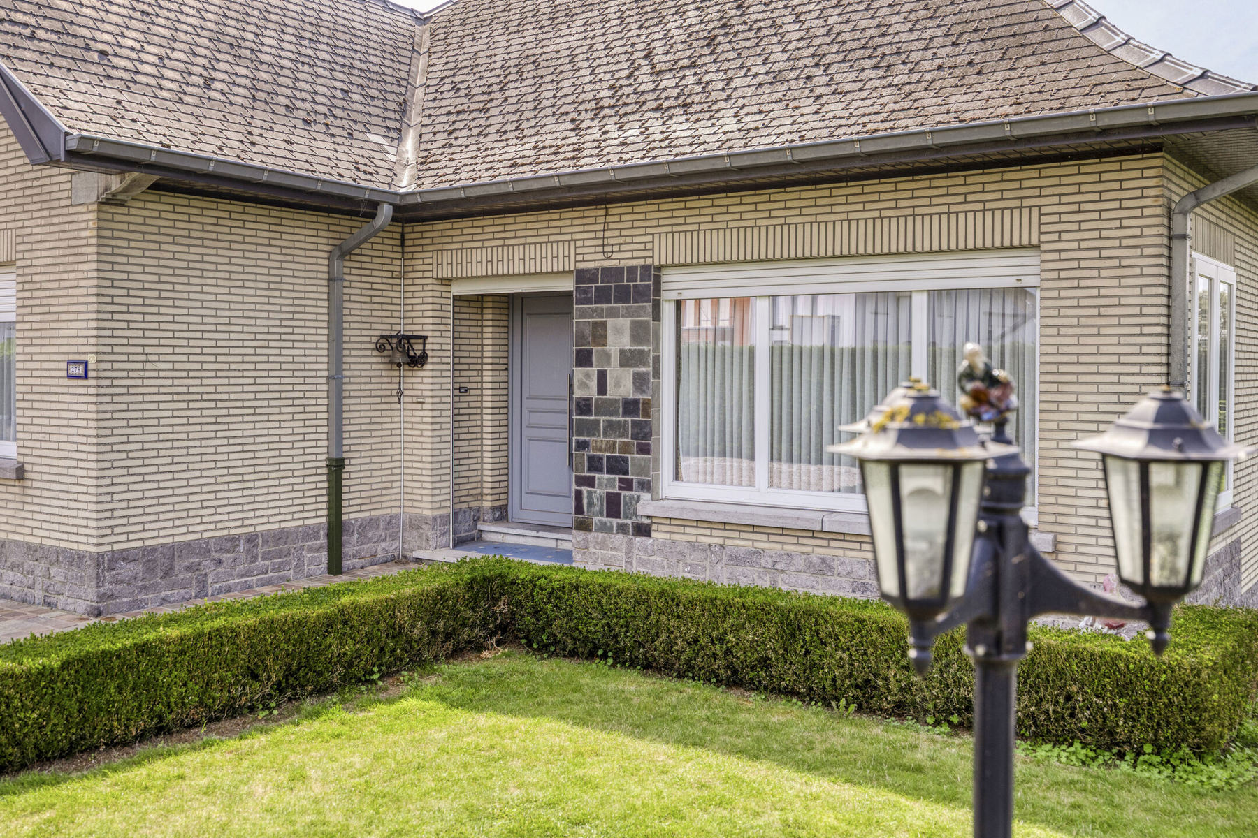 Vrijstaande woning met grote tuin en veel potentieel - foto 2