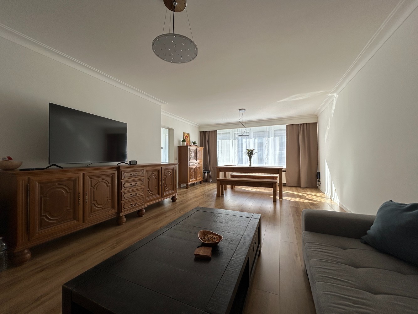 GERENOVEERD APPARTEMENT MET 2 SLAAPKAMERS, BUREAURUIMTE EN TERRAS - foto 4