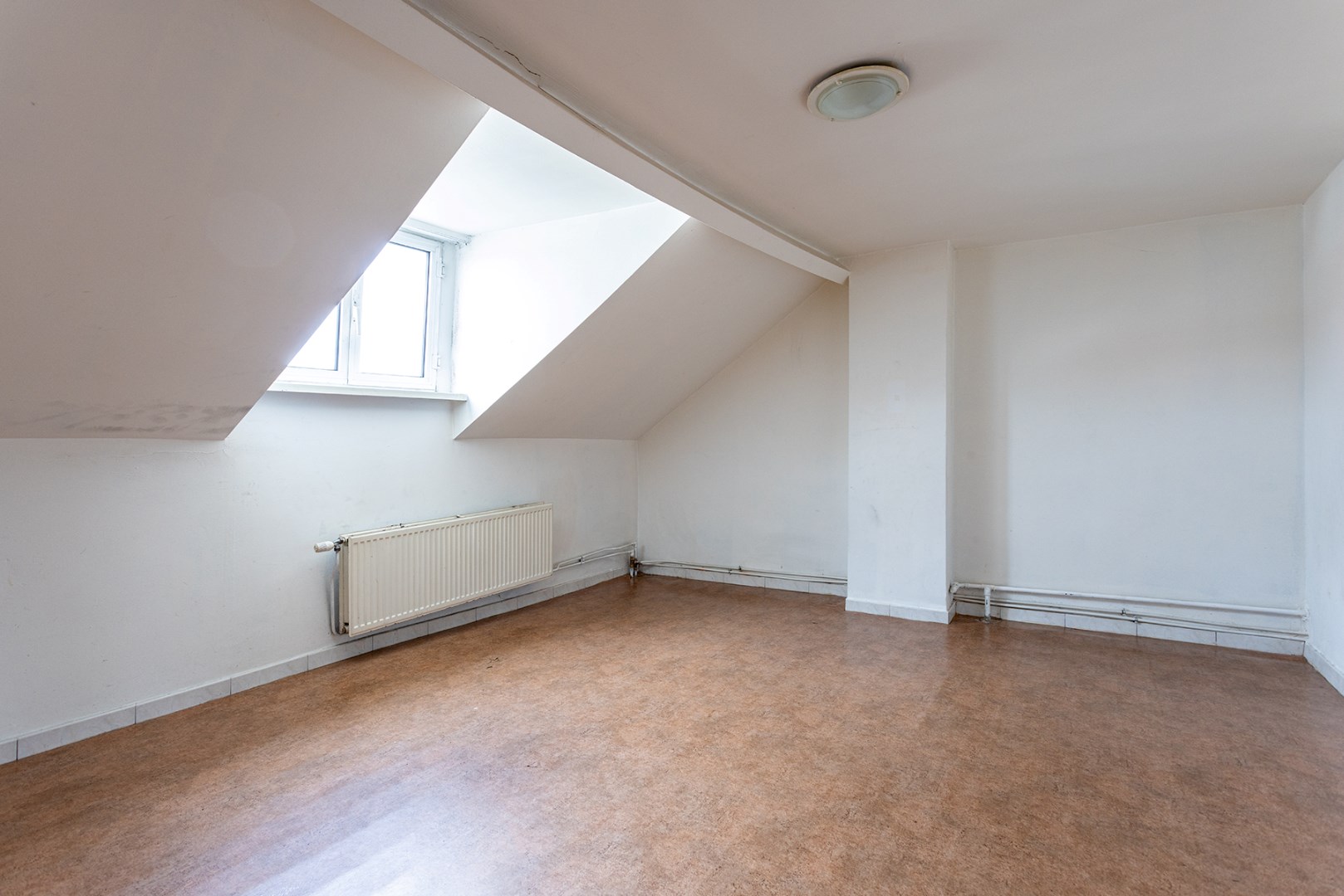 Eengezinswoning met 4 slaapkamers en koer! - foto 5