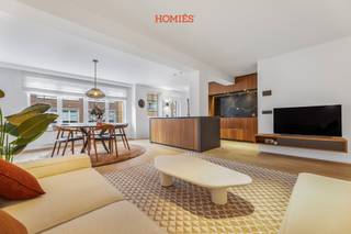 Dit high-end appartement in residentie D’ Residence werd recent volledig gerenoveerd en situeert zich in het welbekende Nieuw Kwartier. We...