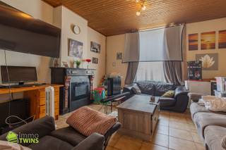 Charmante gezinswoning met tuintje te Oudegem bij Dendermonde Op zoek naar een renovatieproject met karakter en mogelijkheden? Deze woning aan de...