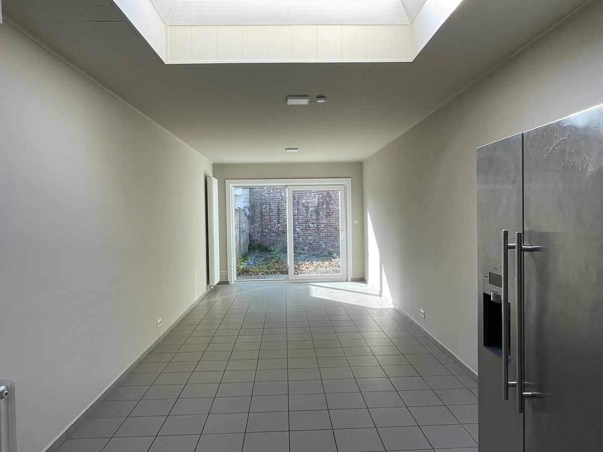 Perfect instapklare rijwoning met 3 slaapkamers en tuintje - foto 4