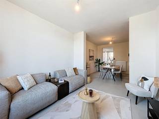 Beautiful home with 3 bedrooms, side entrance and nice garden.Fully renovated home in a central location consisting of entrance hall, bright...