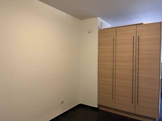 🏡 Instapklaar 1-slaapkamer appartement/studio nabij centrum Mol en op wandelafstand van het station.De leefruimte bestaat uit een ruime living in...