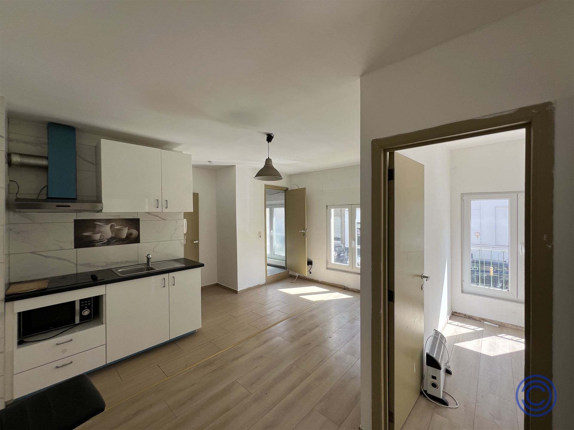 Vergund appartementsgebouw met garages! - foto 2