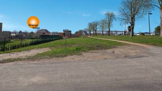 Bouwgrond van 5a (LOT 1), geschikt voor een open bebouwing, zeer rustig gelegen in een doodlopende straat. Verkavelingsvoorschriften (beknopt):-...