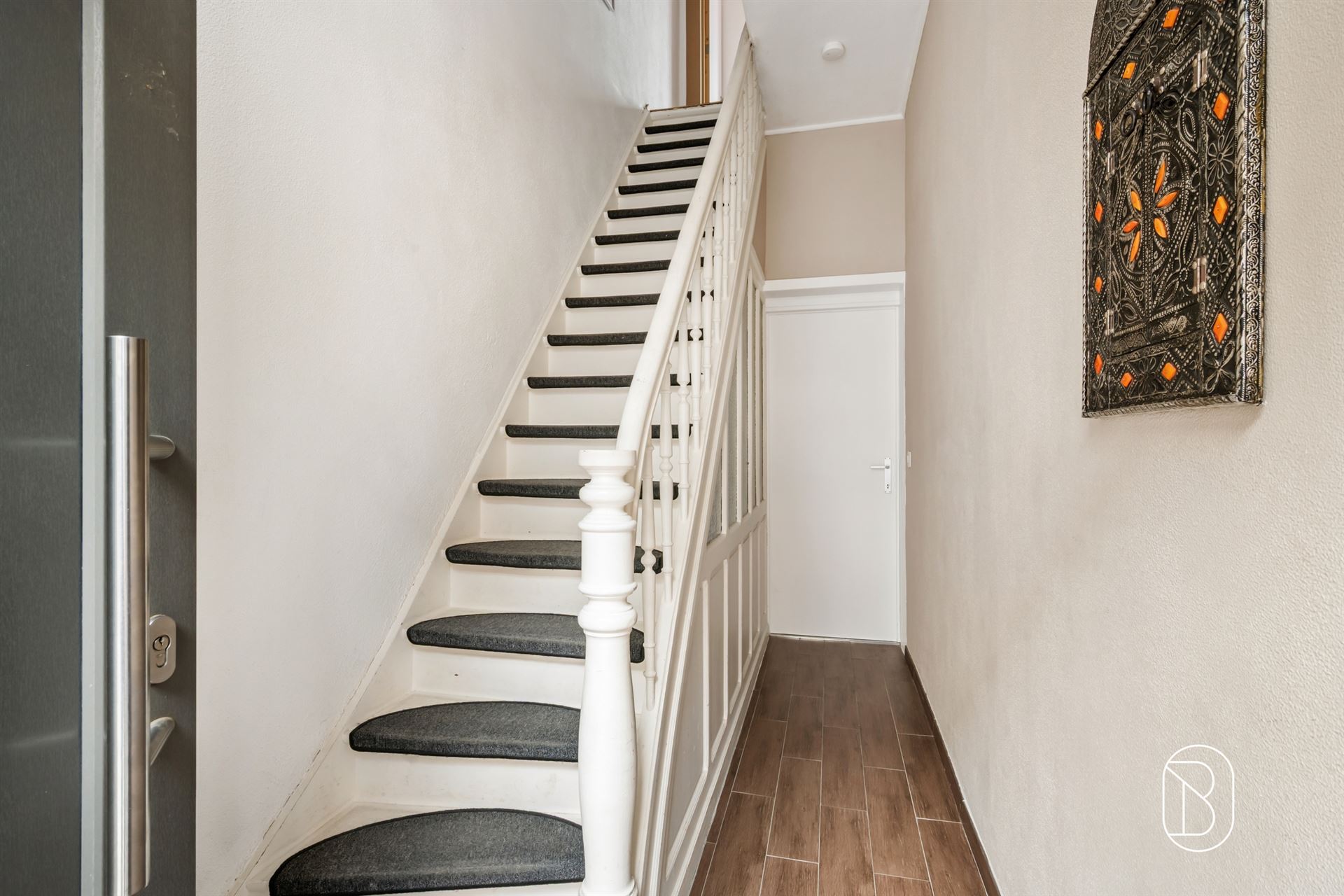 Spacieuse maison de ville avec 4 chambres et un jardin à Rons - photo 4