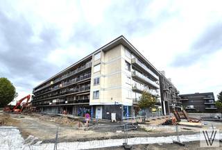 Centraal rustig gelegen appartement aan de kerk op de vierde verdieping met lift, bestaande uit de lichtrijke woon/leefruimte met aansluitend...