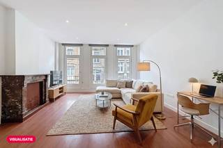 Volledig vernieuwd, lichtrijk appartement met 3 slaapkamers en een terras te huur in Ieper. Het appartement is instapklaar, volledig geschilderd...