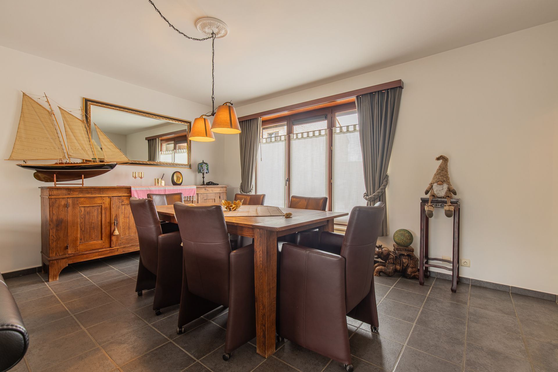 Woning met 3 slaapkamers, tuin en garage. - foto 4