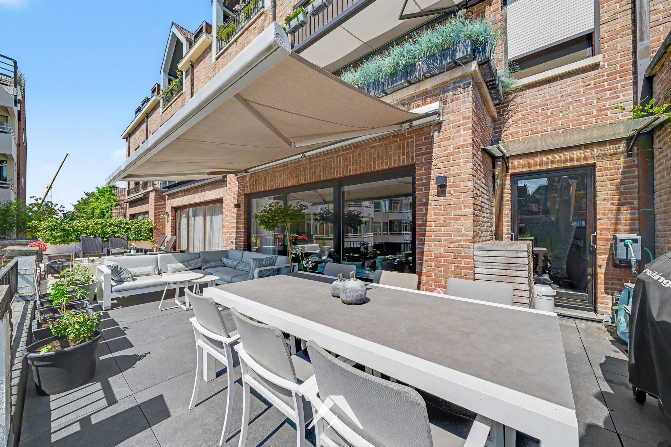 Vernieuwd appartement met groot dakterras in hartje Kortrijk - foto 4