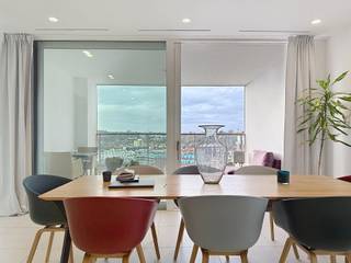 Stapelhuisplein 2: Dit moderne appartement bevindt zich op de 12e verdieping van residentie "Twist" gelegen aan de Vaartkom. Indeling als...