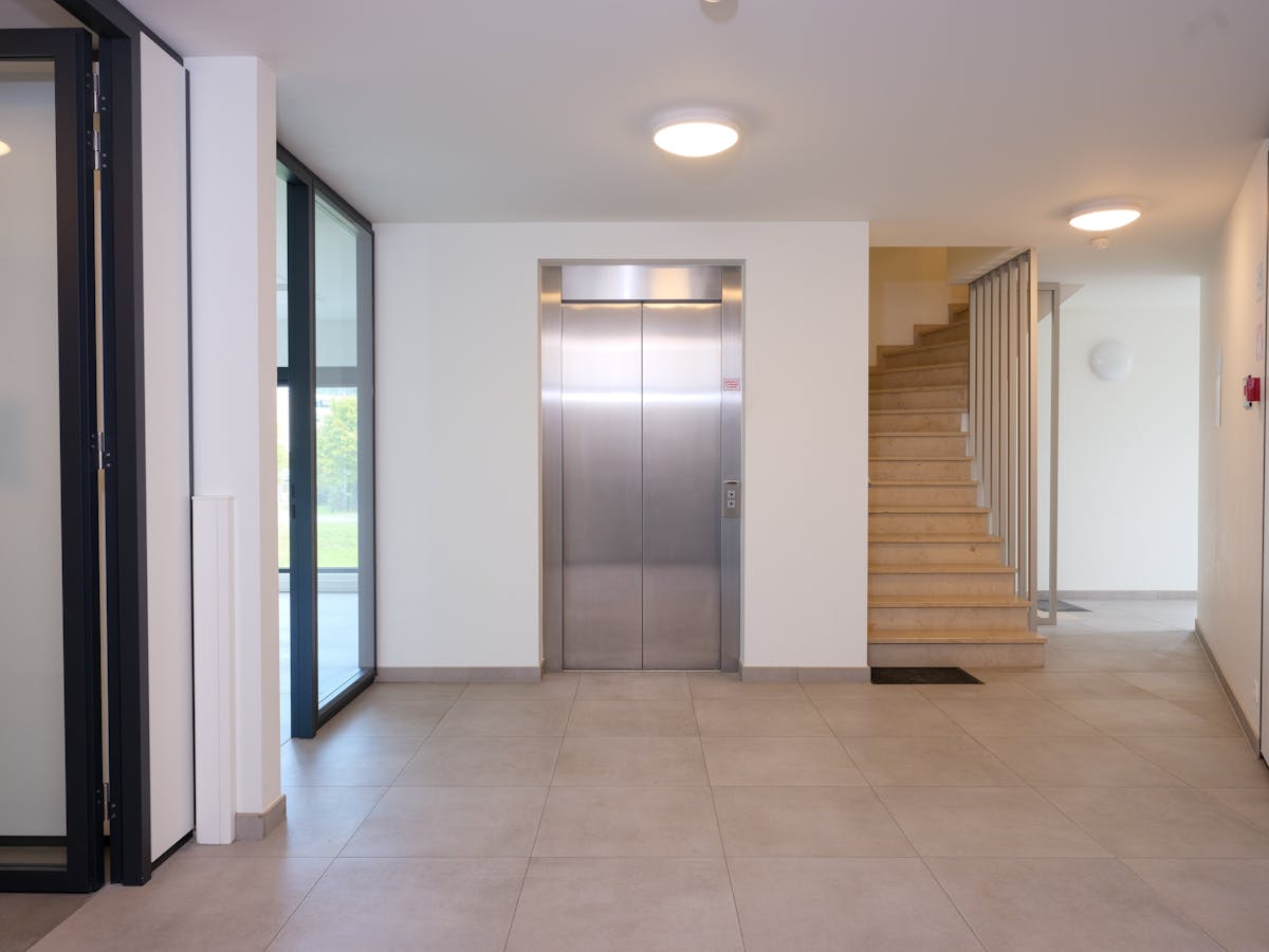Uitstekend gelegen kantoren (187 m²-874 m²) te huur in Eeklo - foto 5