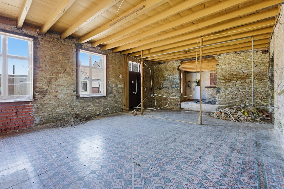 Karaktervolle renovatiewoning met veel potentieel. - foto 3