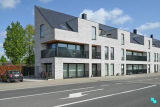 Zeer aangenaam en energiezuinig nieuwbouwappartement met twee slaapkamers en terras in Beveren-Leie. Het appartement beschikt over een...