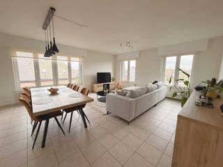 Instapklaar 2-slpk appartement (87 m²) met terras, airco en EPC B – centrum Waarloos - Prijs te onderhandelen.TROEVEN- Instapklaar en perfect...