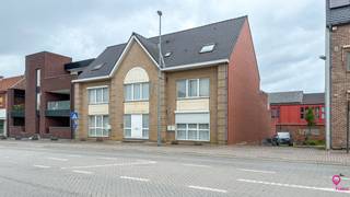 Bij ImmoFusion 7/7 “open huis” : klik op onze 3D-TOUR.Deze luxe duplexwoning is ideaal gelegen in een rustige 4-blok, kortbij de winkelstraten,...