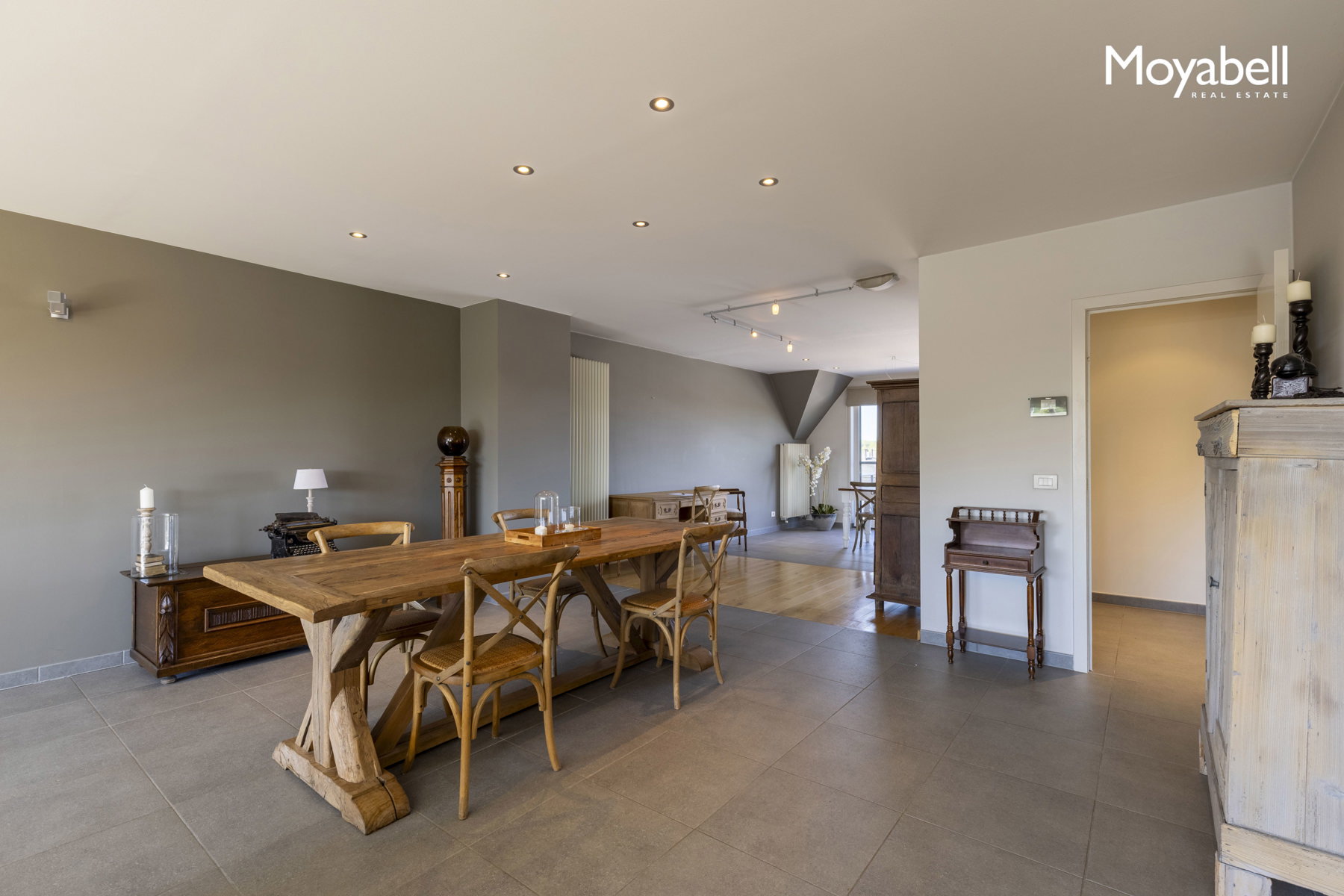 Exclusieve volledig gemeubelde penthouse met grote terrassen - foto 3