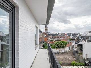 Ontdek dit volledig gerenoveerde gelijkvloers appartement in de Hoogstraat 39 te Assenede. Met een bewoonbare oppervlakte van 107 m² en een ruime...