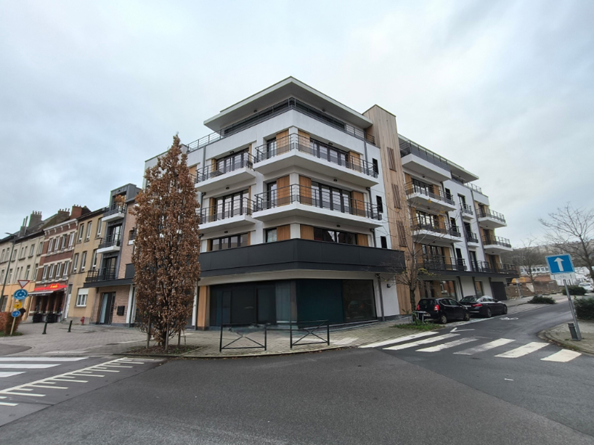 Commercial à louer à Forest - photo 4