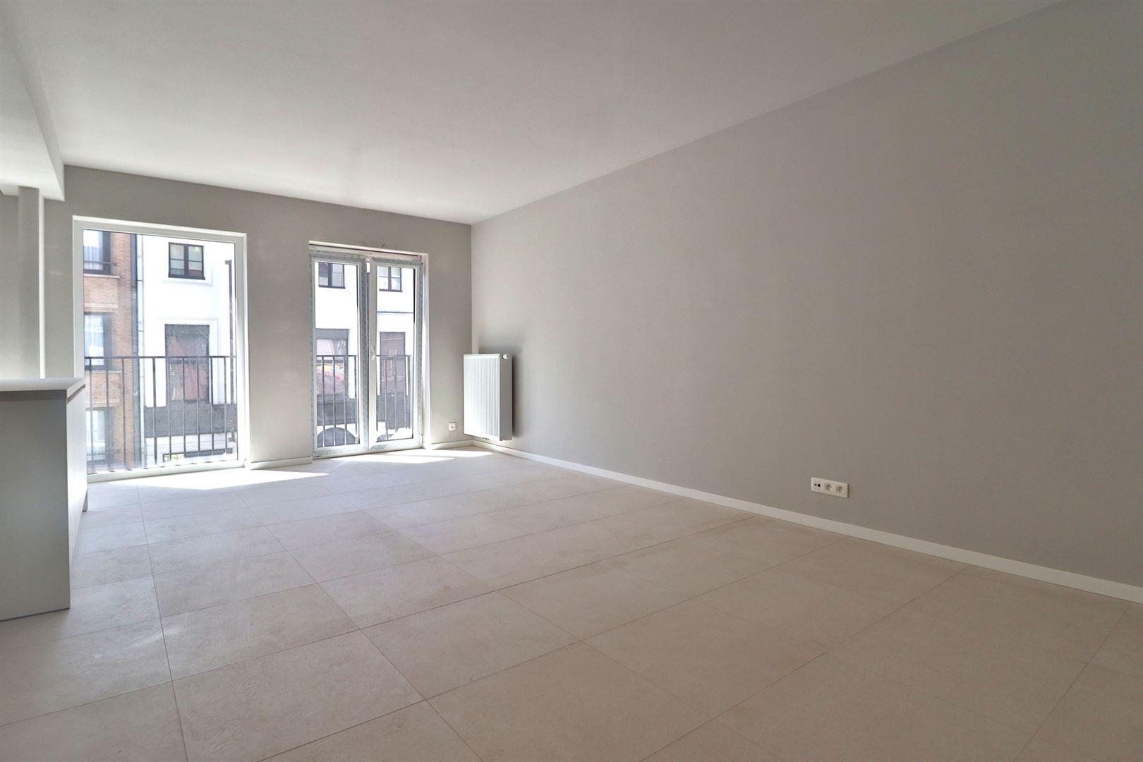 Volledig gerenoveerd appartement met twee slaapkamers - foto 4