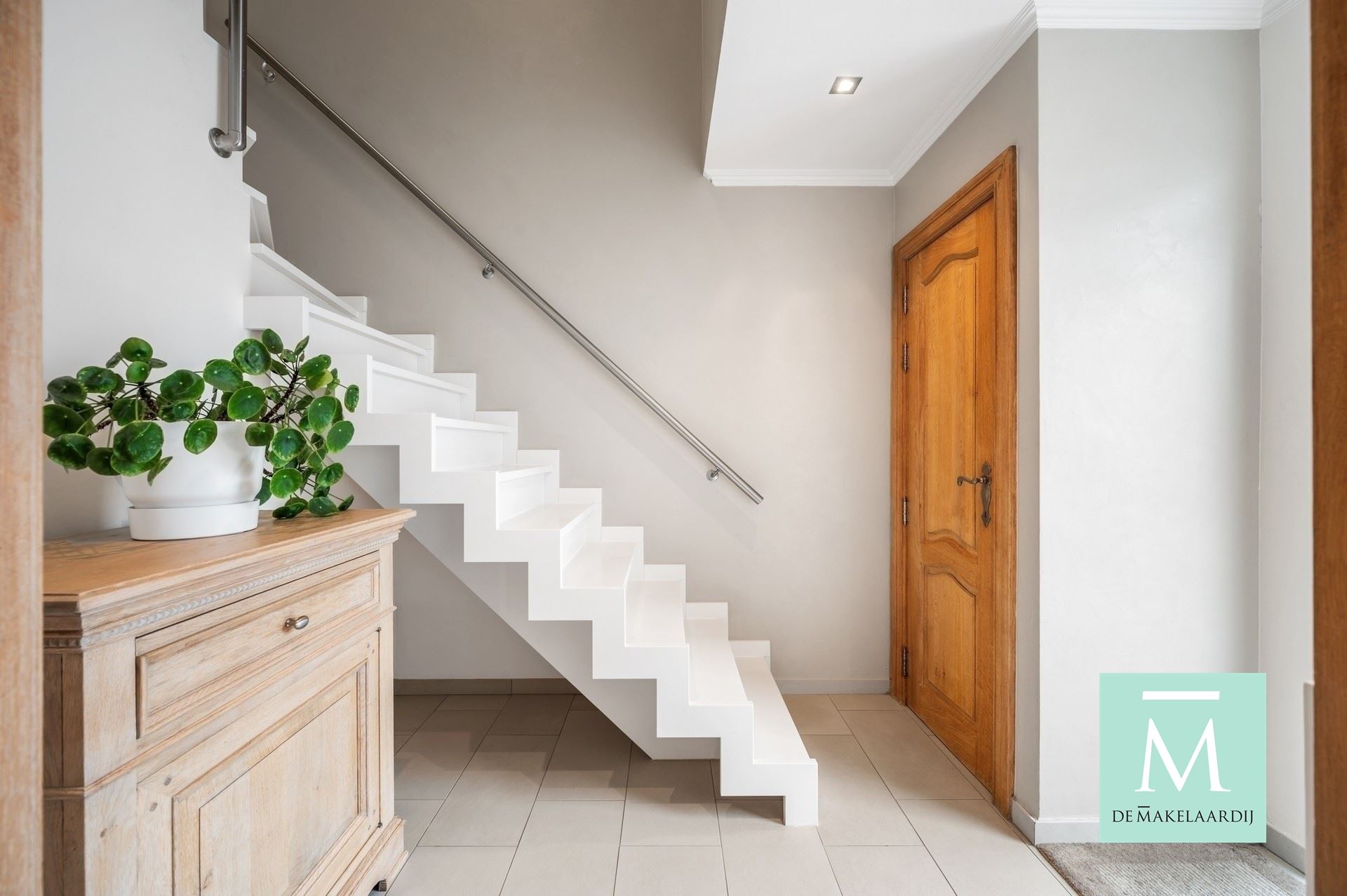 Volledig gerenoveerde woning met aangename tuin - foto 4