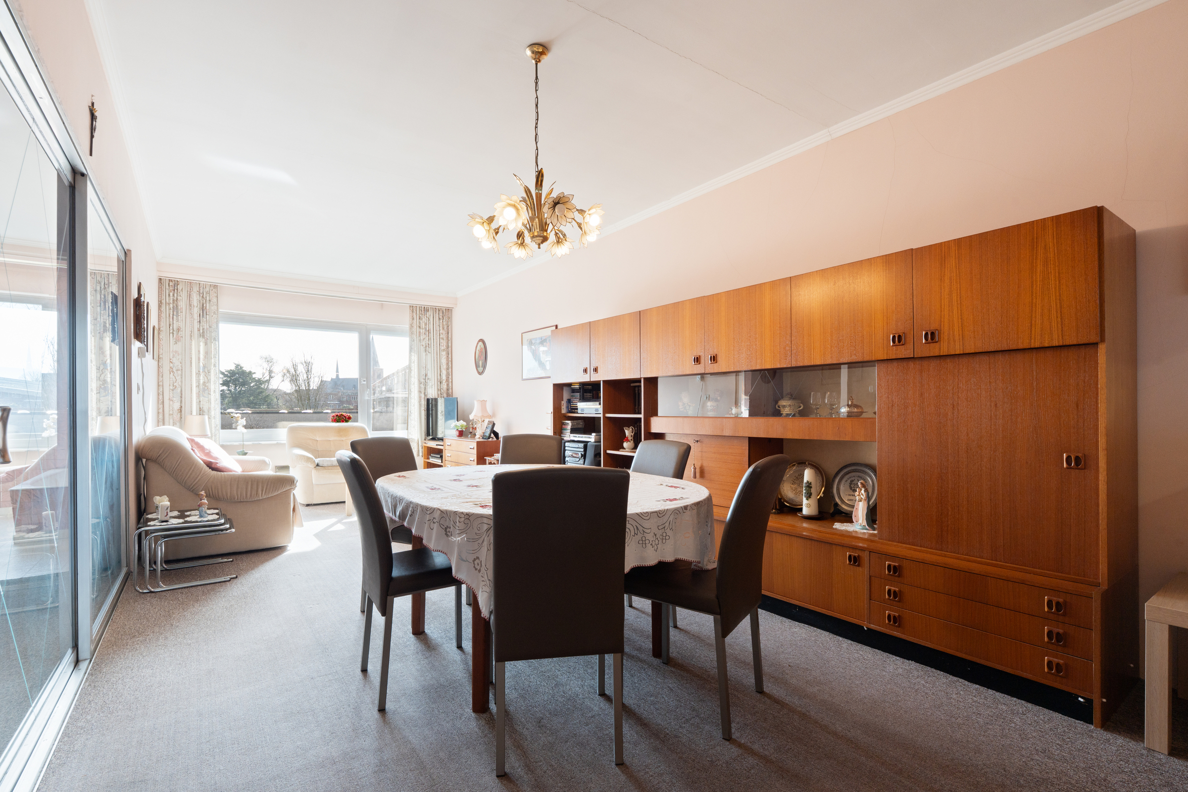 Karaktervolle woning met ruime slpk, terras en grote garage - foto 3