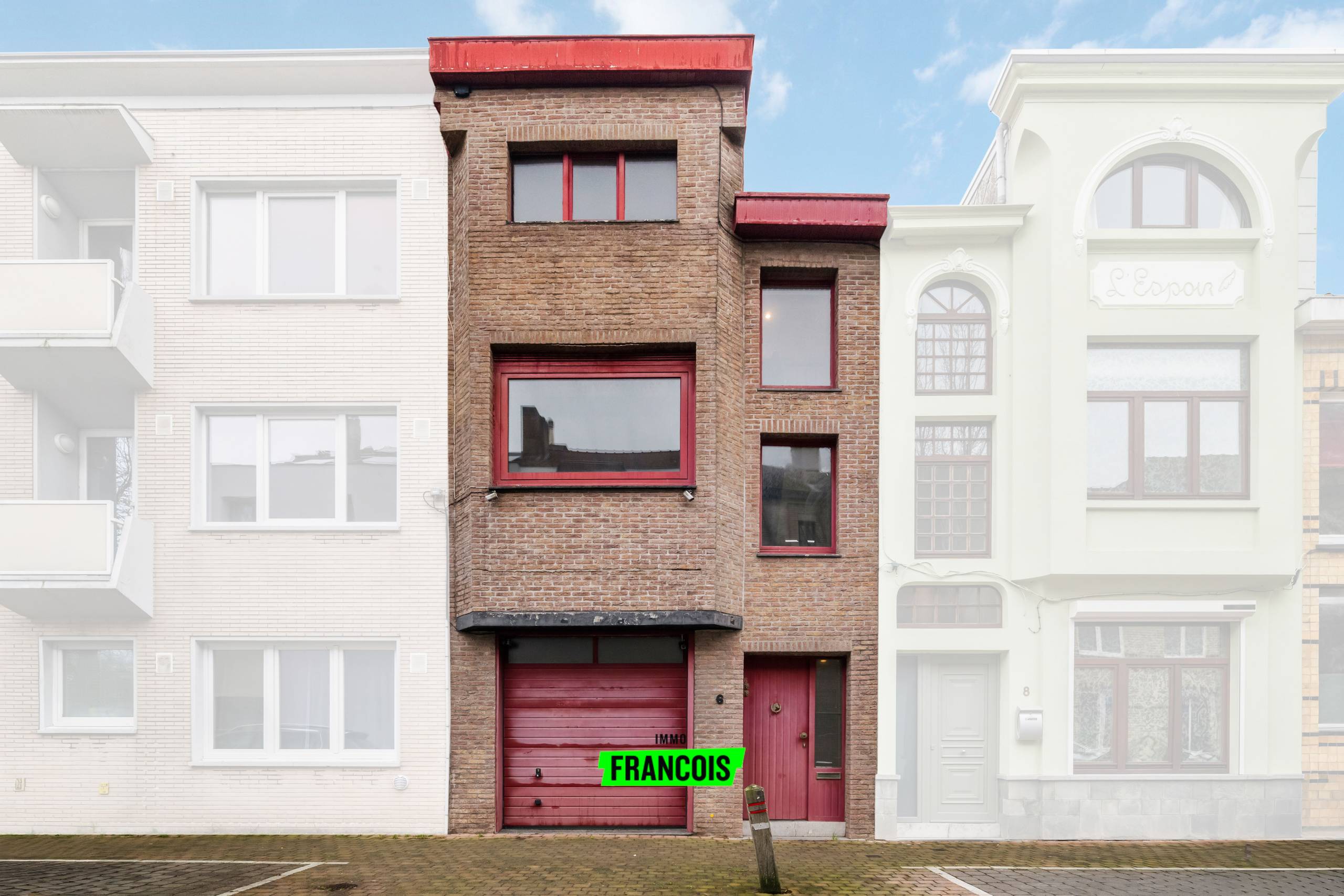 Interessant renovatieproject in residentiële buurt te Oostende. - foto 1