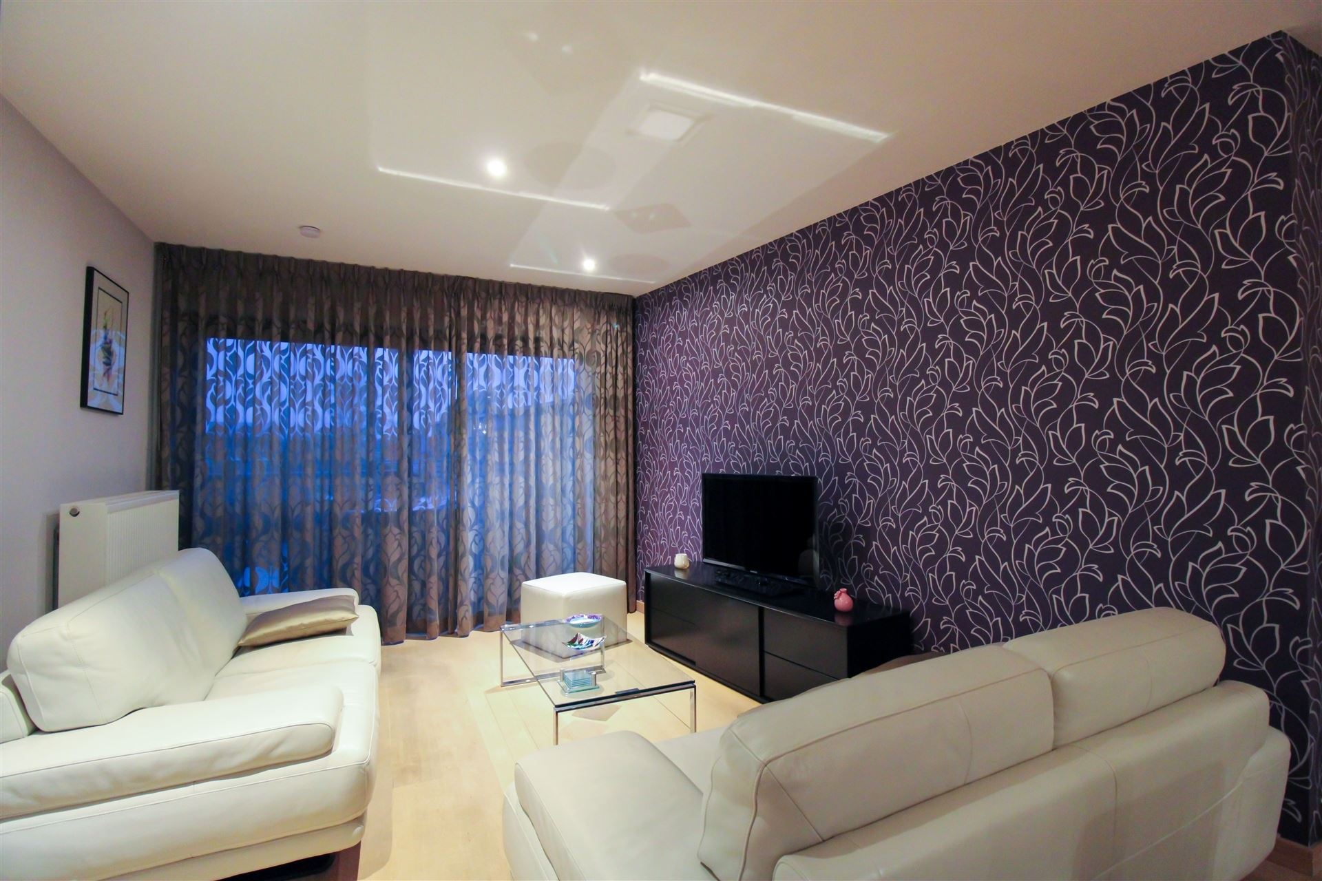 Instapklaar duplexappartement met terras, twee slaapkamers, twee parkeerplaatsen en ruime kelderberging te Maasmechelen! - foto 5