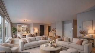 Instapklaar penthouse met een zeer ruim terras ( 20m²) en zijdelings zeezicht rustig gelegen op een boogscheut van de zee en het commercieel centrum.<br /><br />Indeling: Lichtrijke leefruimte met een gevelbreedte van 9 meter bestaande uit een salon en eetkamer beiden uitgevend op het ruim zonneterras. Keuken voorzien van alle comfort. Aparte berging voorzien van een aansluiting voor het plaatsen van een wasmachine. Twee zeer ruime slaapkamers. Twee douchekamers. Apart toilet. <br /><br />Mogelijkheid tot aankoop van een staanplaats in de residentie.