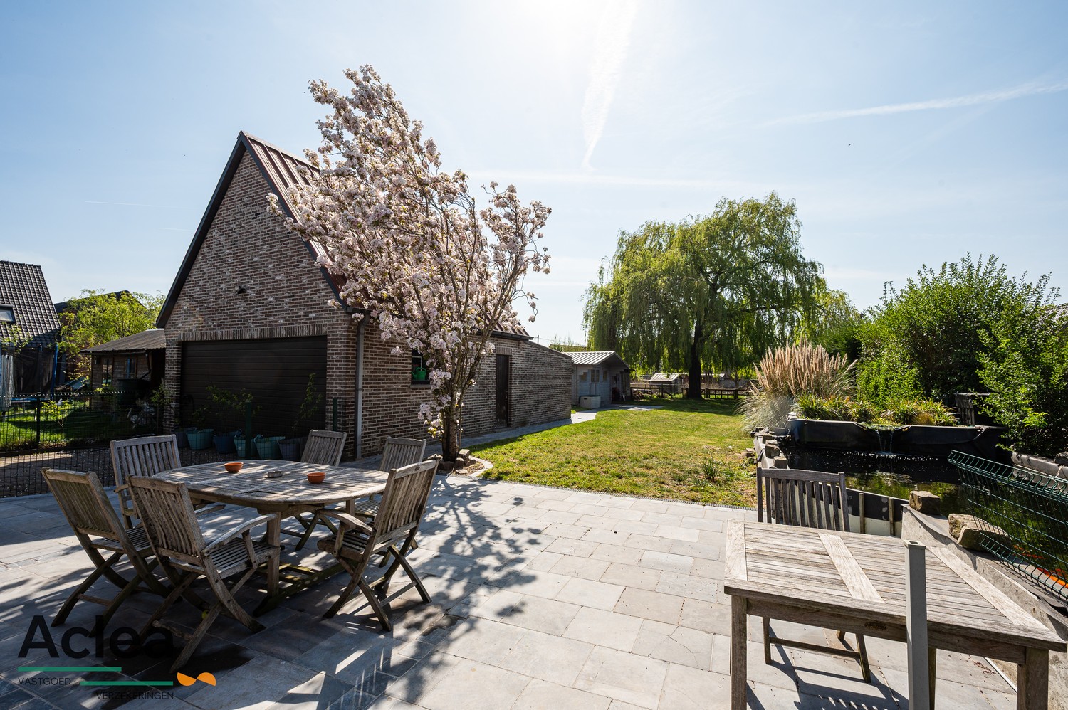 Rustig gelegen villa in landelijke stijl, omgeven door groen en natuur - foto 2