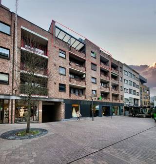  EXCLUSIEF GERENOVEERD APPARTEMENT VAN 195 M² IN HET CENTRUM VAN GENK MET TERRASWinterslagstraat 36 3600 GenkDit uitzonderlijk ruim en hoogwaardig...