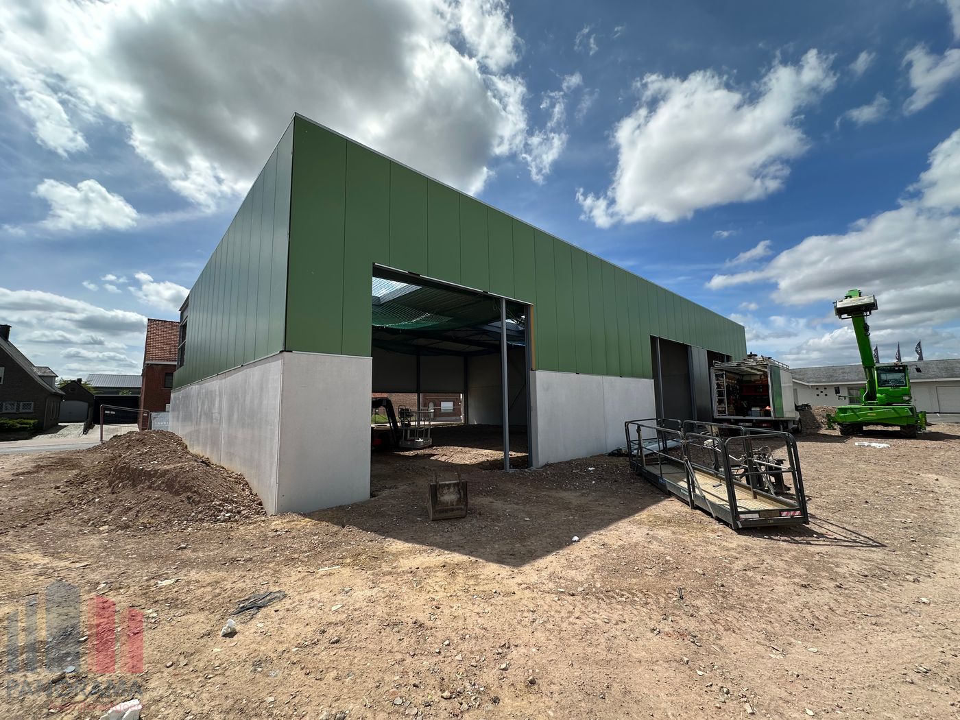 NIEUWBOUW KMO-UNIT VAN 208 m² TE KOOP IN LEDEGEM – STRATEGISCH GELEGEN NABIJ DE E403/A17 - foto 4