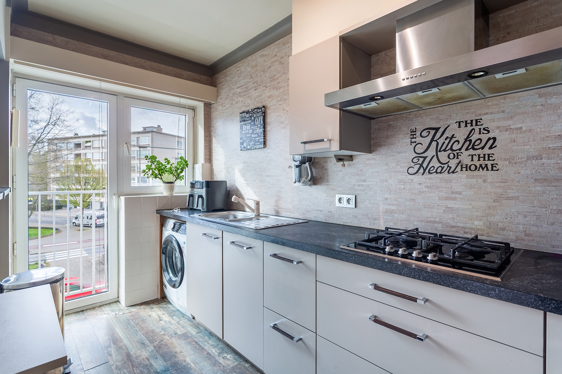 Merksem - Ruim instapklaar 2 slpk app. met terras en P - foto 5