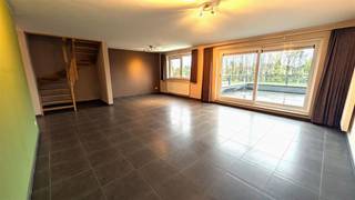 Ruim 3 slaapkamer appartement op 1e verdieping met centrale ligging. Vlakbij Leuven, dichtbij autosnelwegen (E314 - E40) en op wandelafstand van...