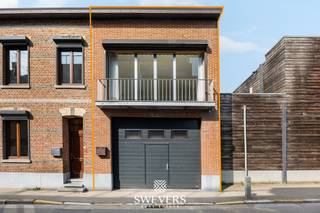 Voor meer info en foto’s, surf naar www.swevers.be – Deze woning in de Sint-Jansstraat 13 in Sint-Truiden biedt heel wat ruimte en potentieel voor...