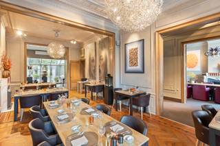 Maison de maître pleine de charme (établissement horeca) avec logement privé, idéalement située entre le centre de Waregem et LeieIdéale pour...