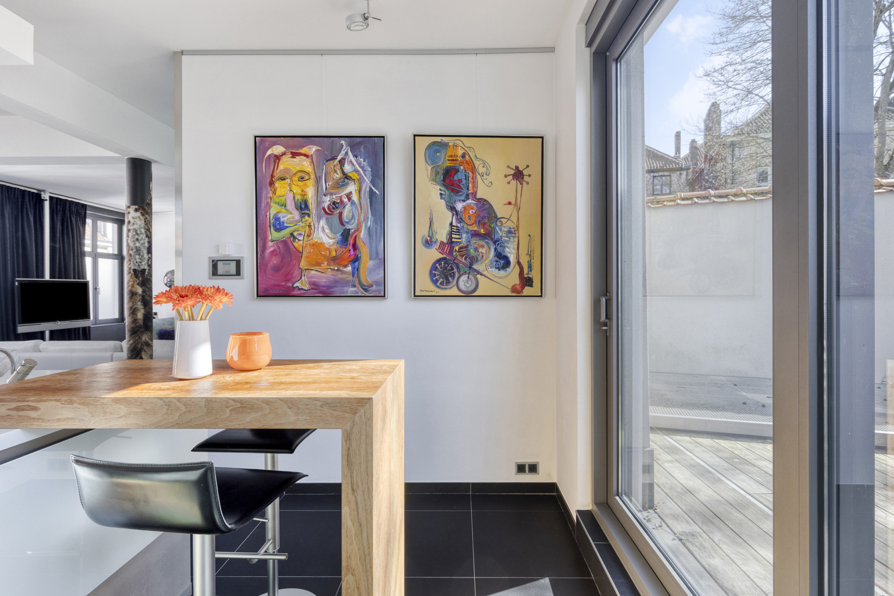 Gerenoveerde (2010) burgerwoning met dubbele garage - foto 4