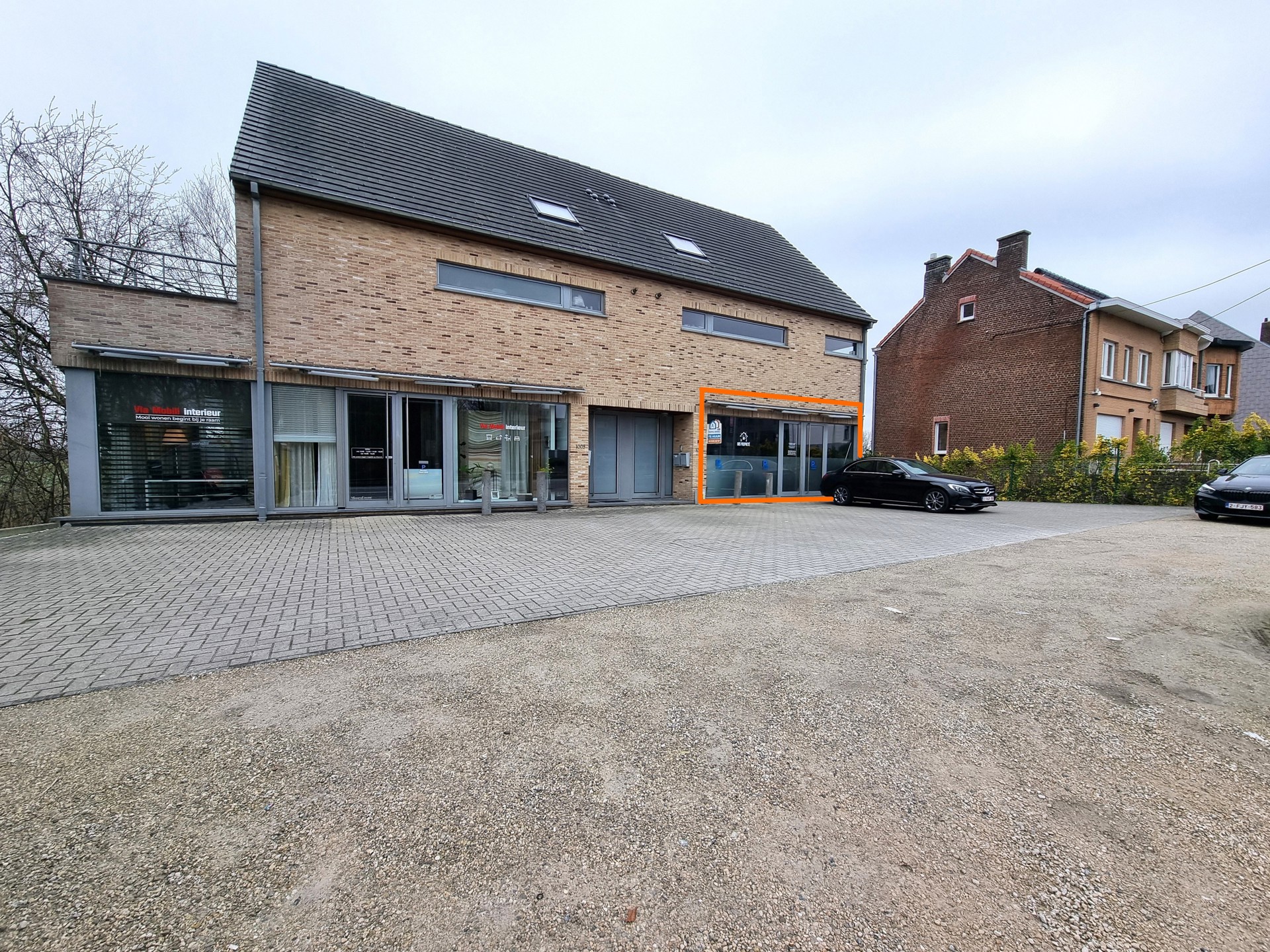 Commercial for rent in Dilbeek - photo 1