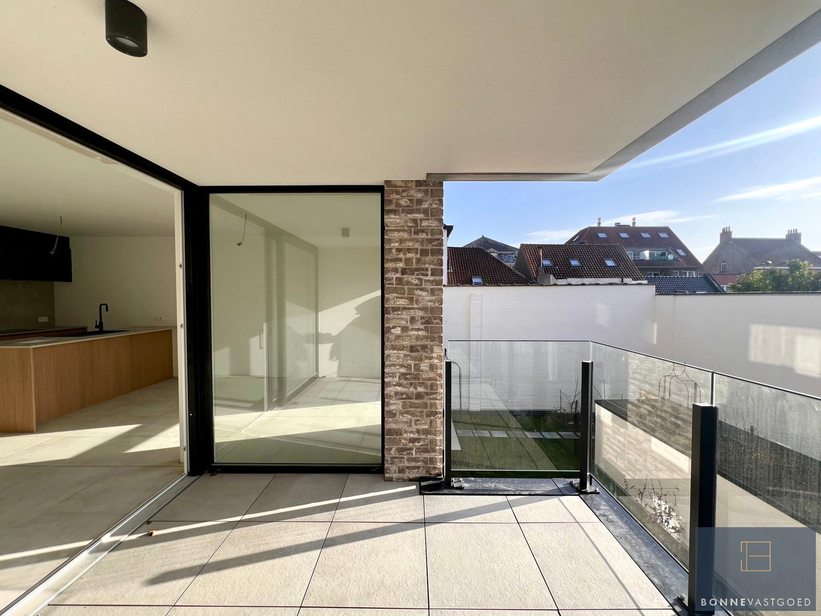 Nieuwbouwproject met zongerichte tuin - foto 4