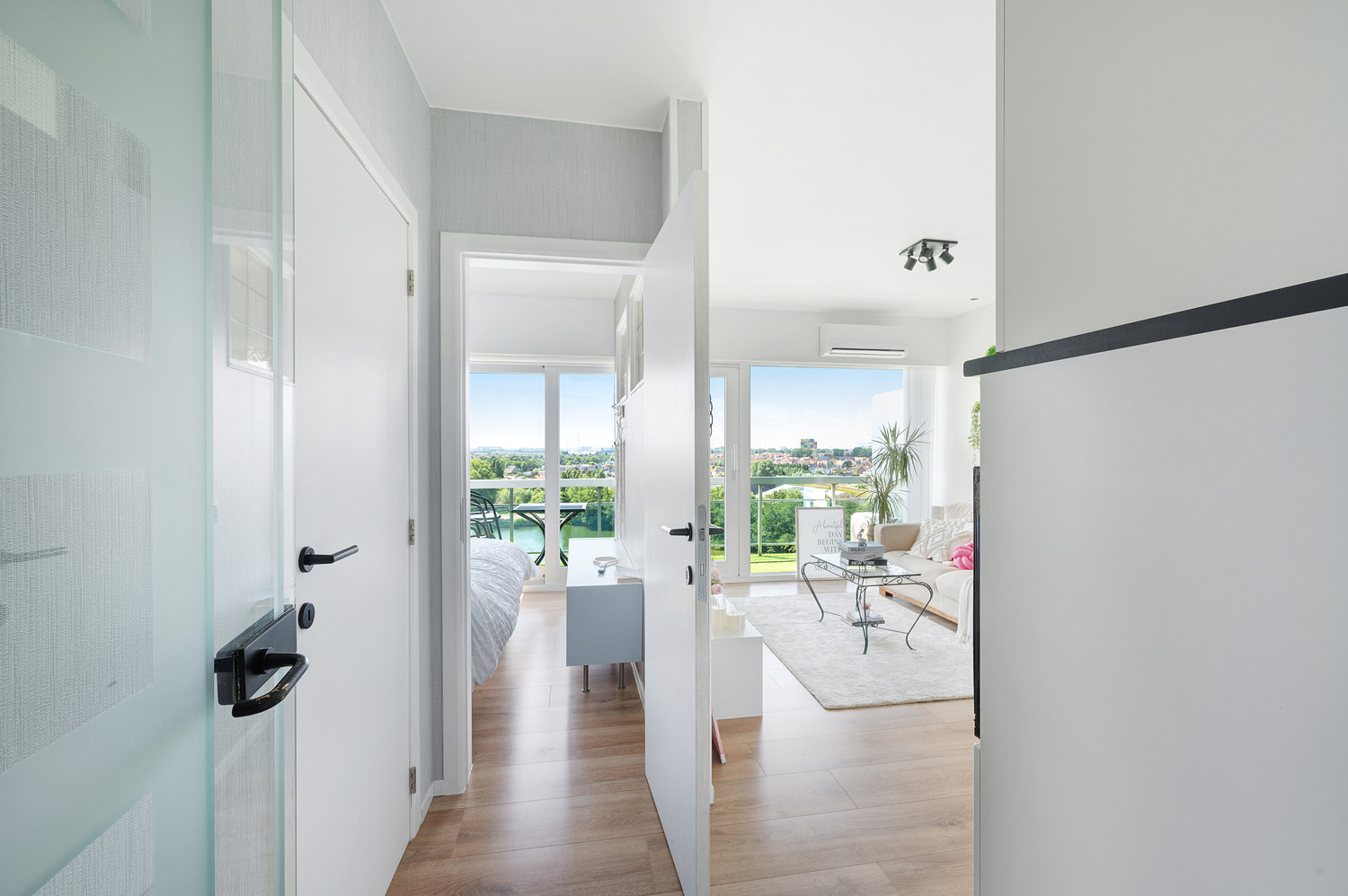 Prachtig vernieuwde studio/appartement met zonnig terras en open zichten - foto 5