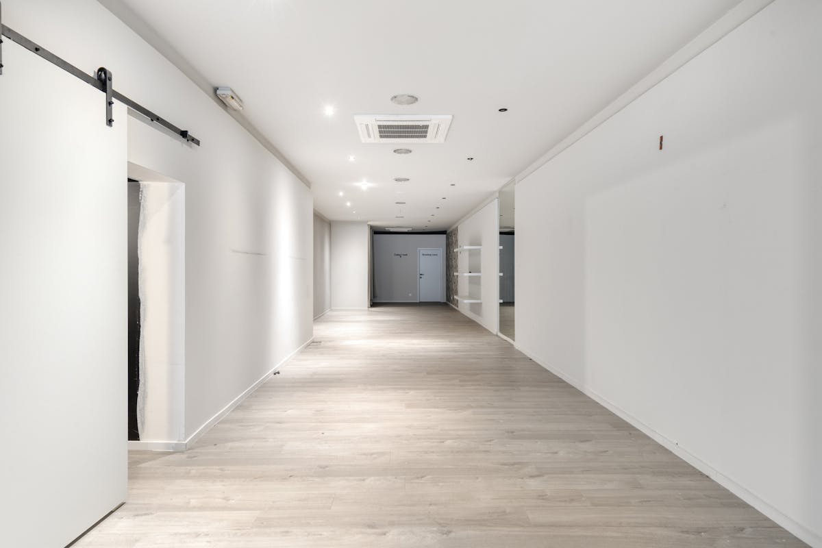 Handelspand te koop in hartje Kortrijk - foto 4