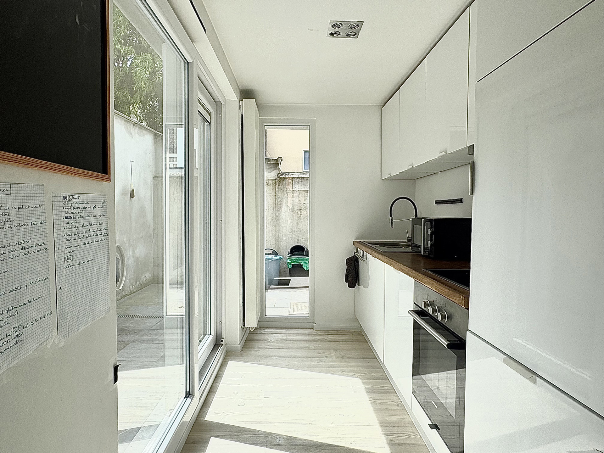 Charmante woning met 3 slaapkamers en zonnige koer! - foto 3