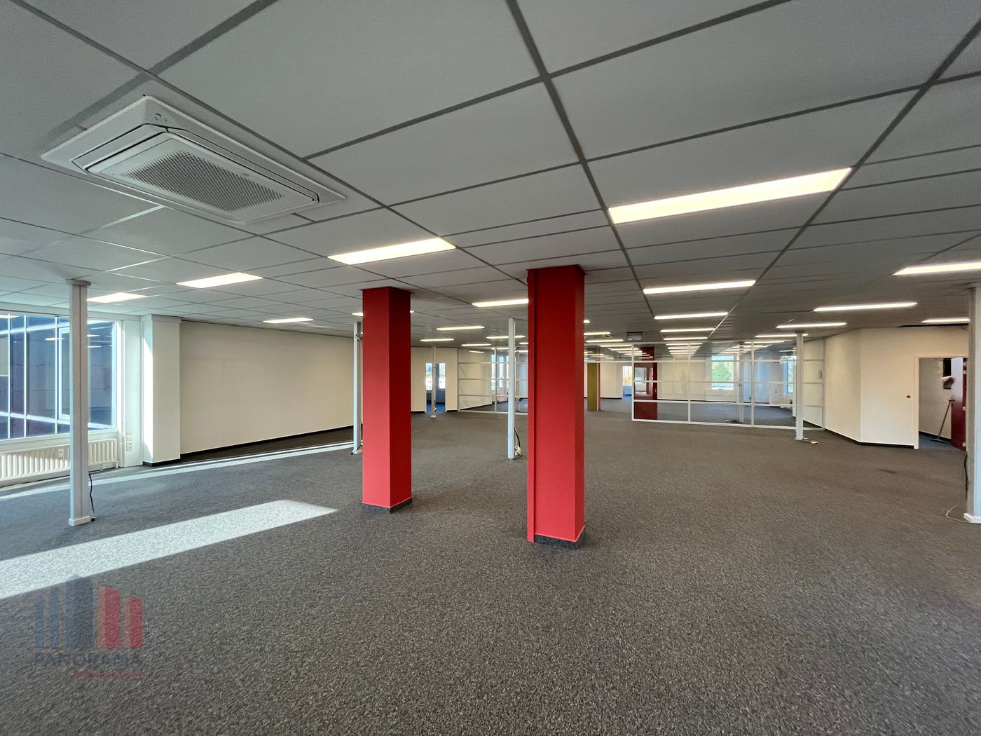 Lichtrijke kantoorruimte van 369 m² nabij de E40 te Zwijnaarde - foto 4